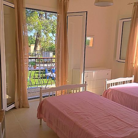 Demeliza Apartments Плака Екстер'єр фото