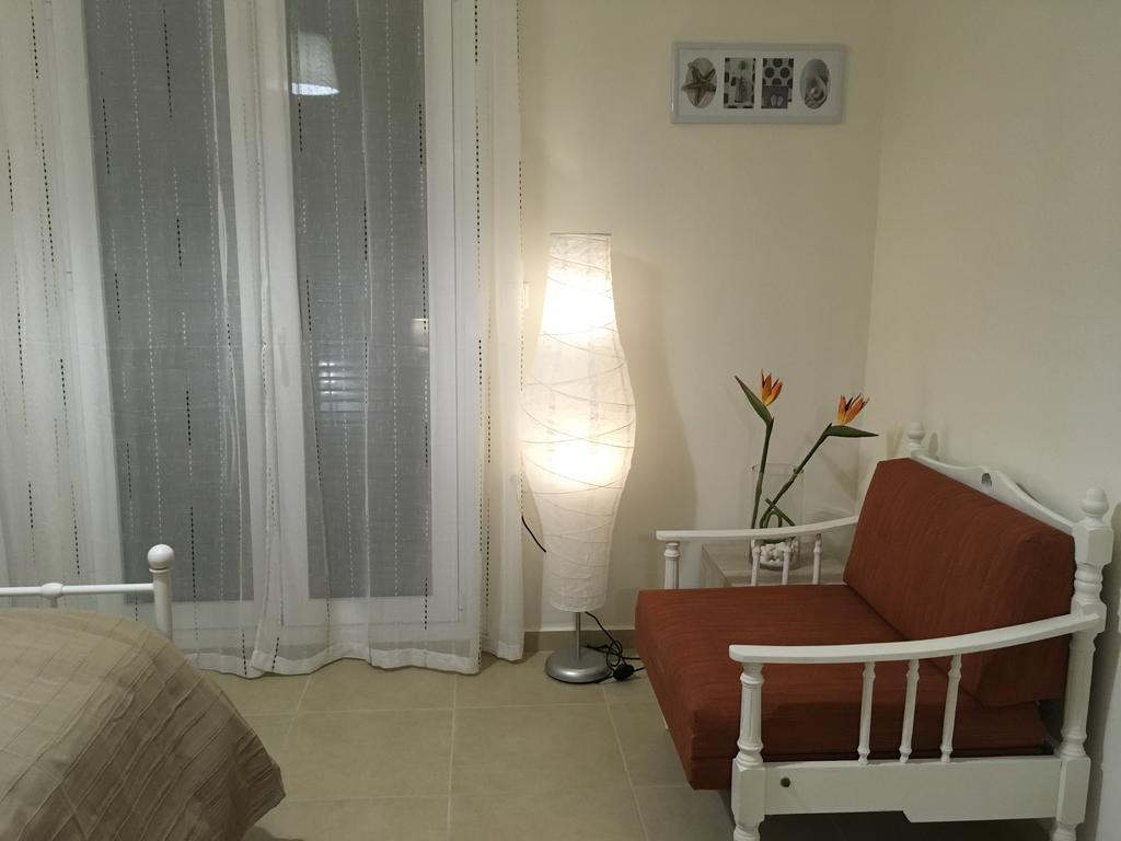 Demeliza Apartments Плака Екстер'єр фото