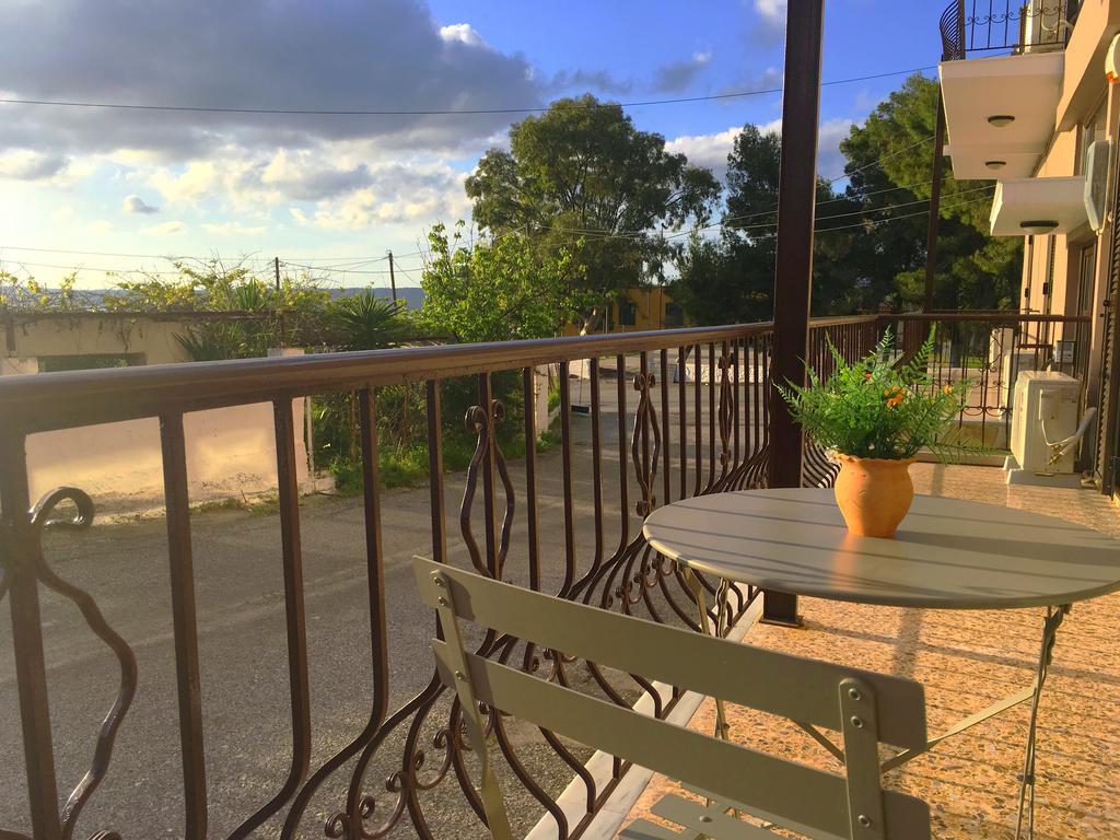 Demeliza Apartments Плака Екстер'єр фото